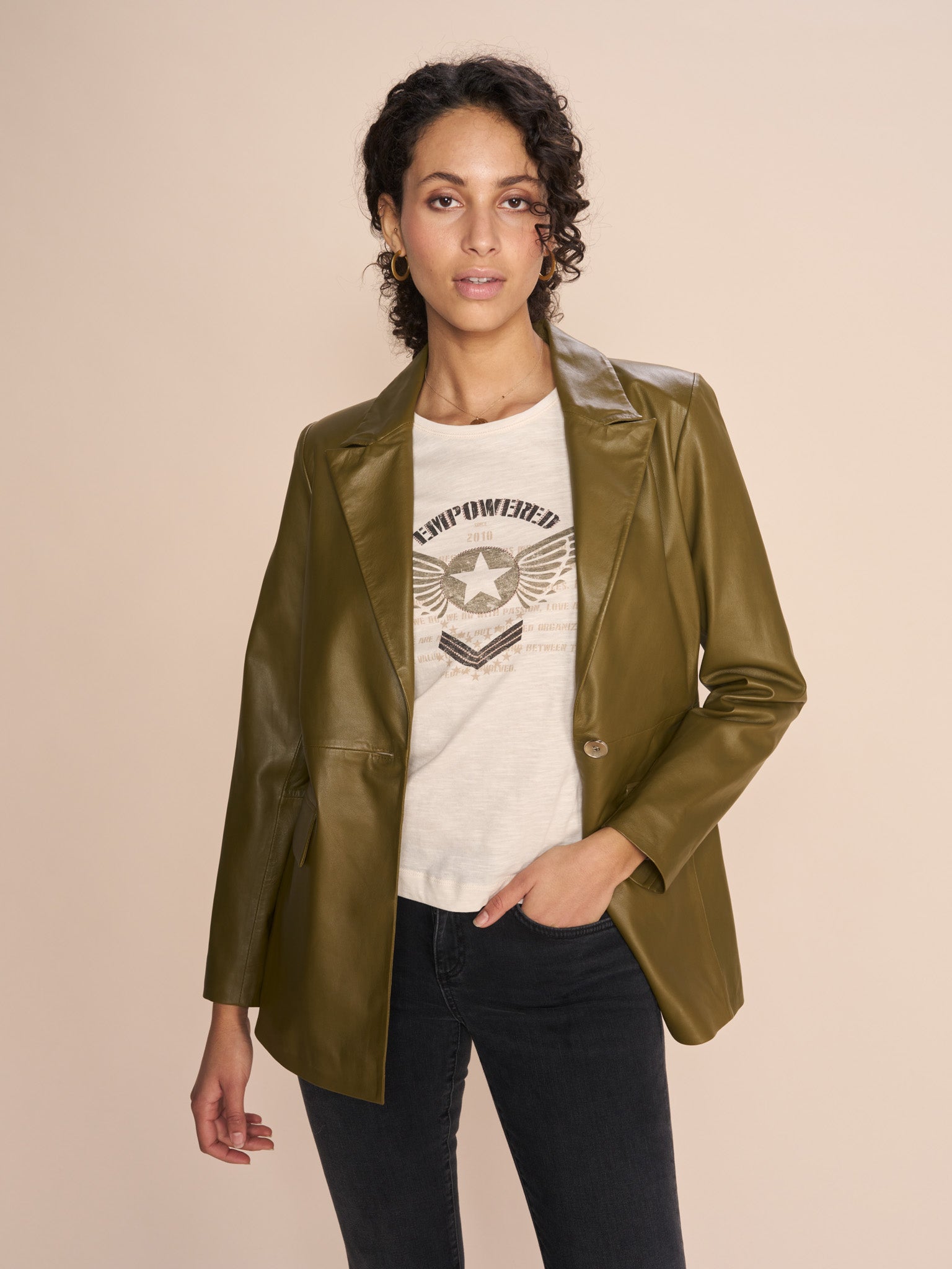 Modelshot / Fir Green / Detail